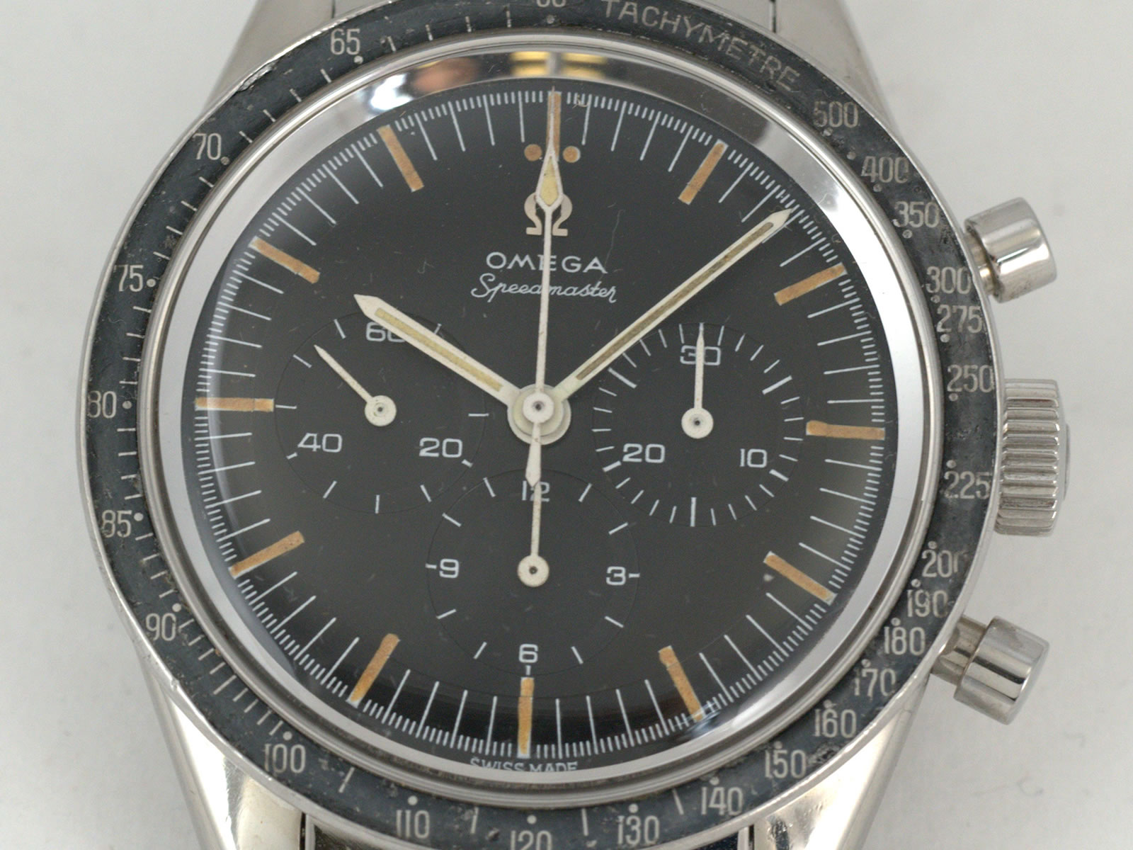 omega-speedmaster-105-002-.jpg