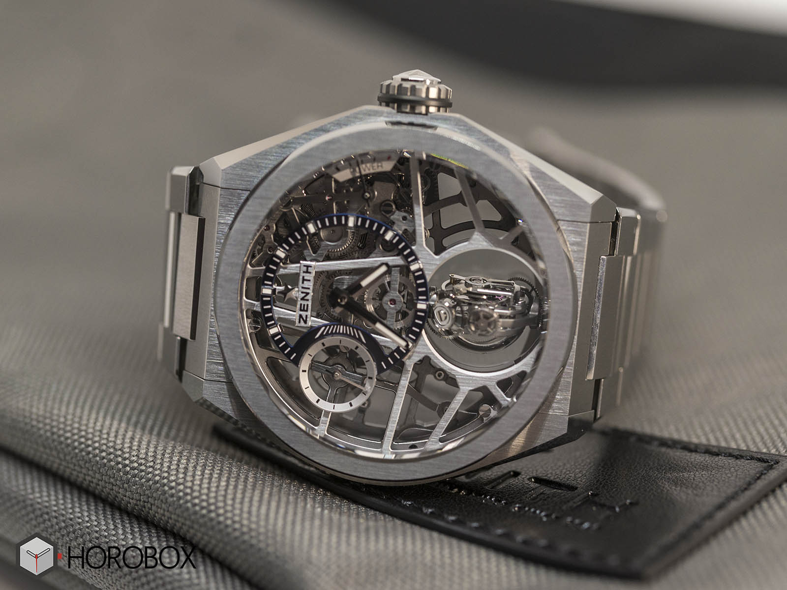 95-9000-8812-78-m9000-zenith-defy-zero-g-4.jpg