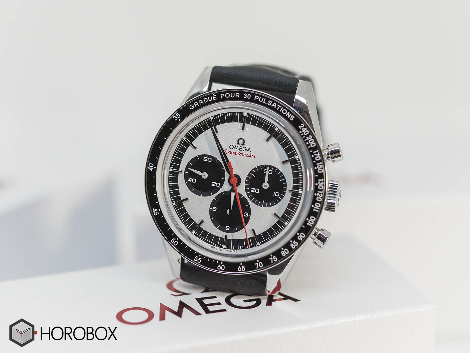 311-32-40-30-02-001-omega-speedmaster-ck2998-pulsometer-1.jpg