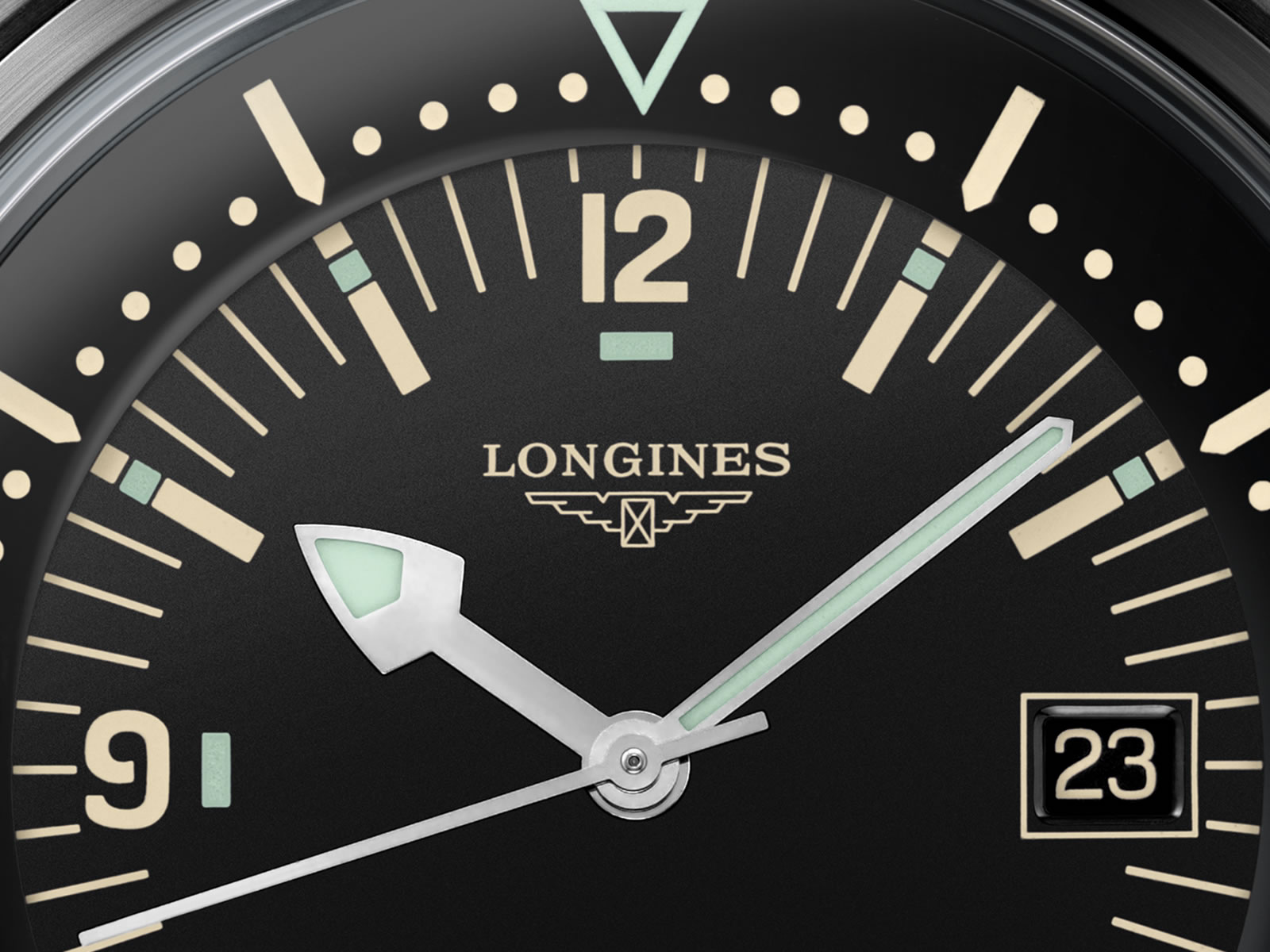 l3-774-2-50-9-the-longines-legend-diver-watch-5-.jpg