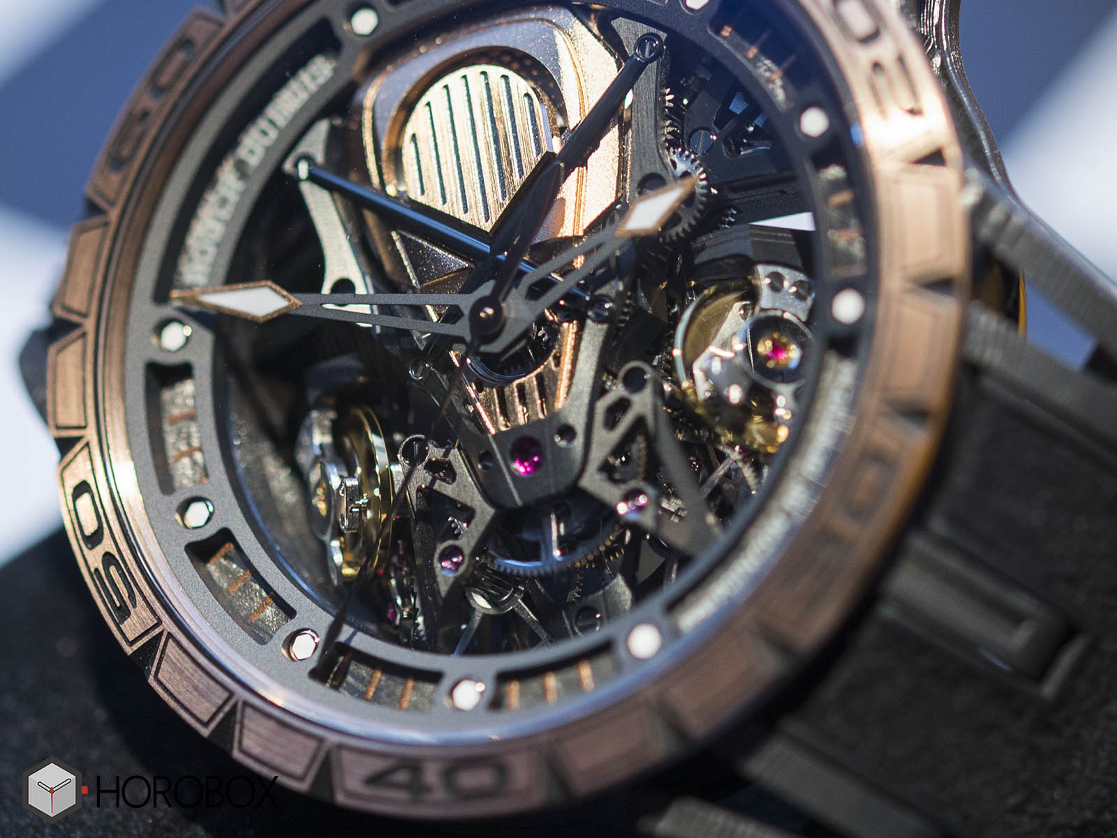 rddbex0654-Roger-Dubuis-Aventador-S-Pink-Gold-Sihh-2018-2.jpg