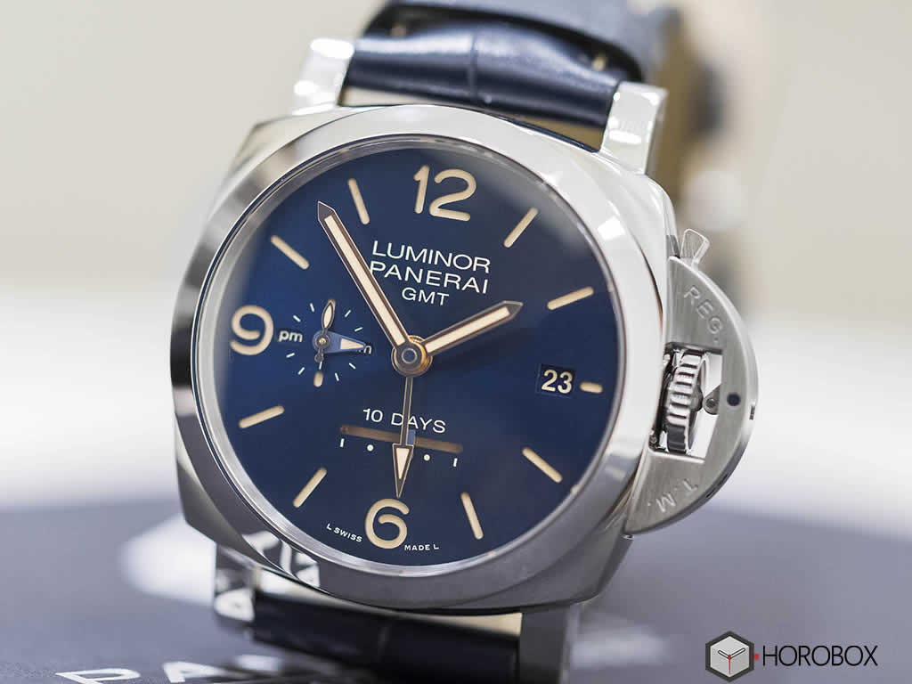 Officine-Panerai-Luminor-1950-GMT-PAM689-2.jpg