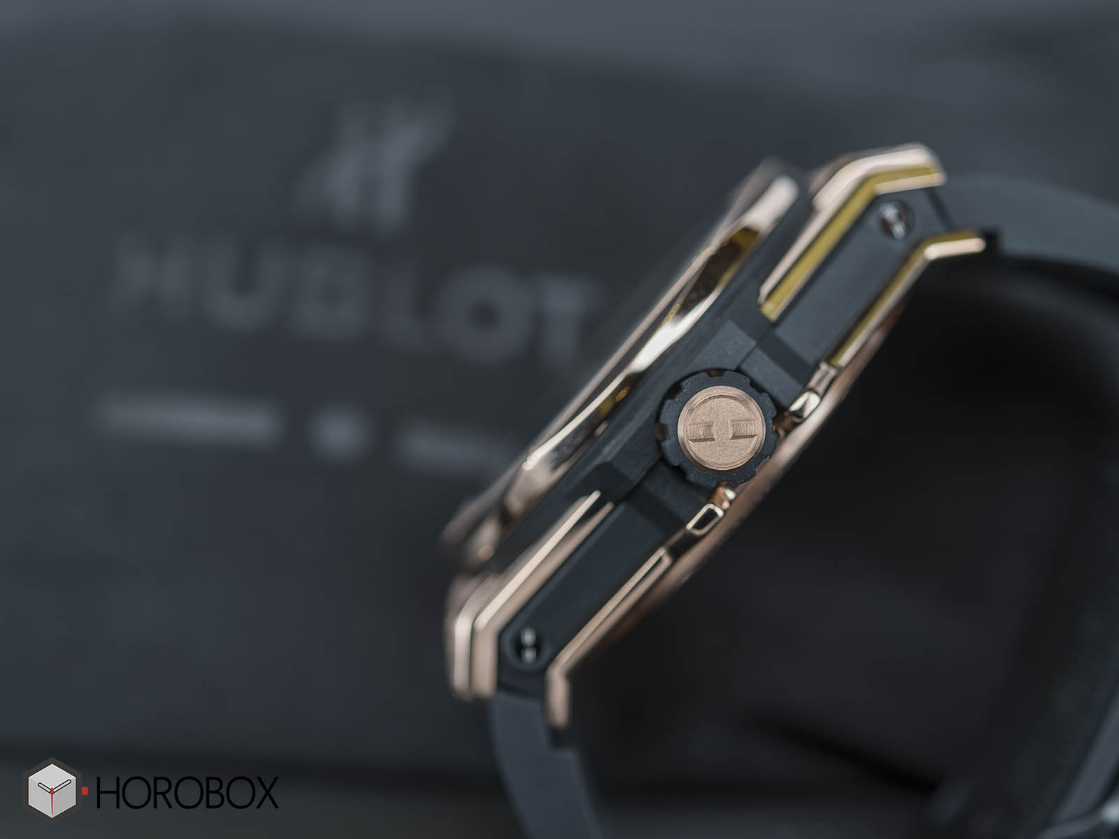 Hublot-Big-Bang-Sang-Bleu-18K-King-Gold-6.jpg