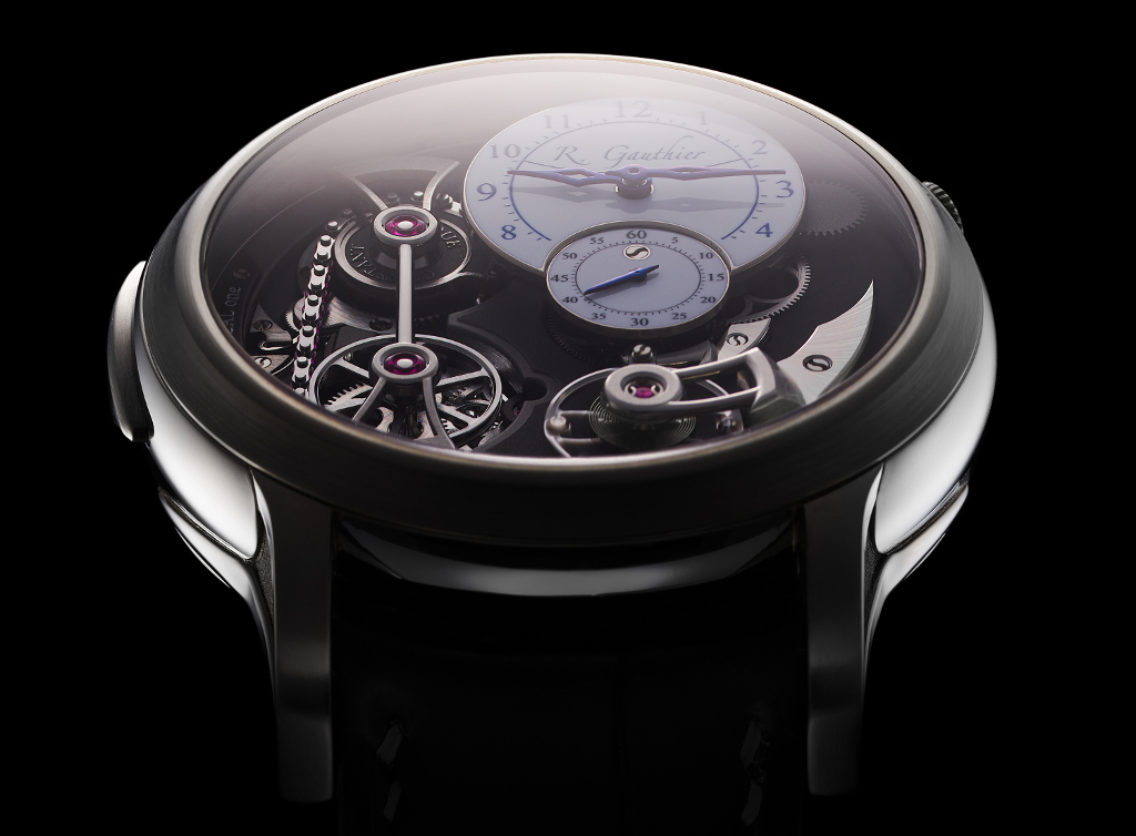 Romain_Gauthier_Logical_One_natural_titanium_clous_de_Paris_dial-3.jpg