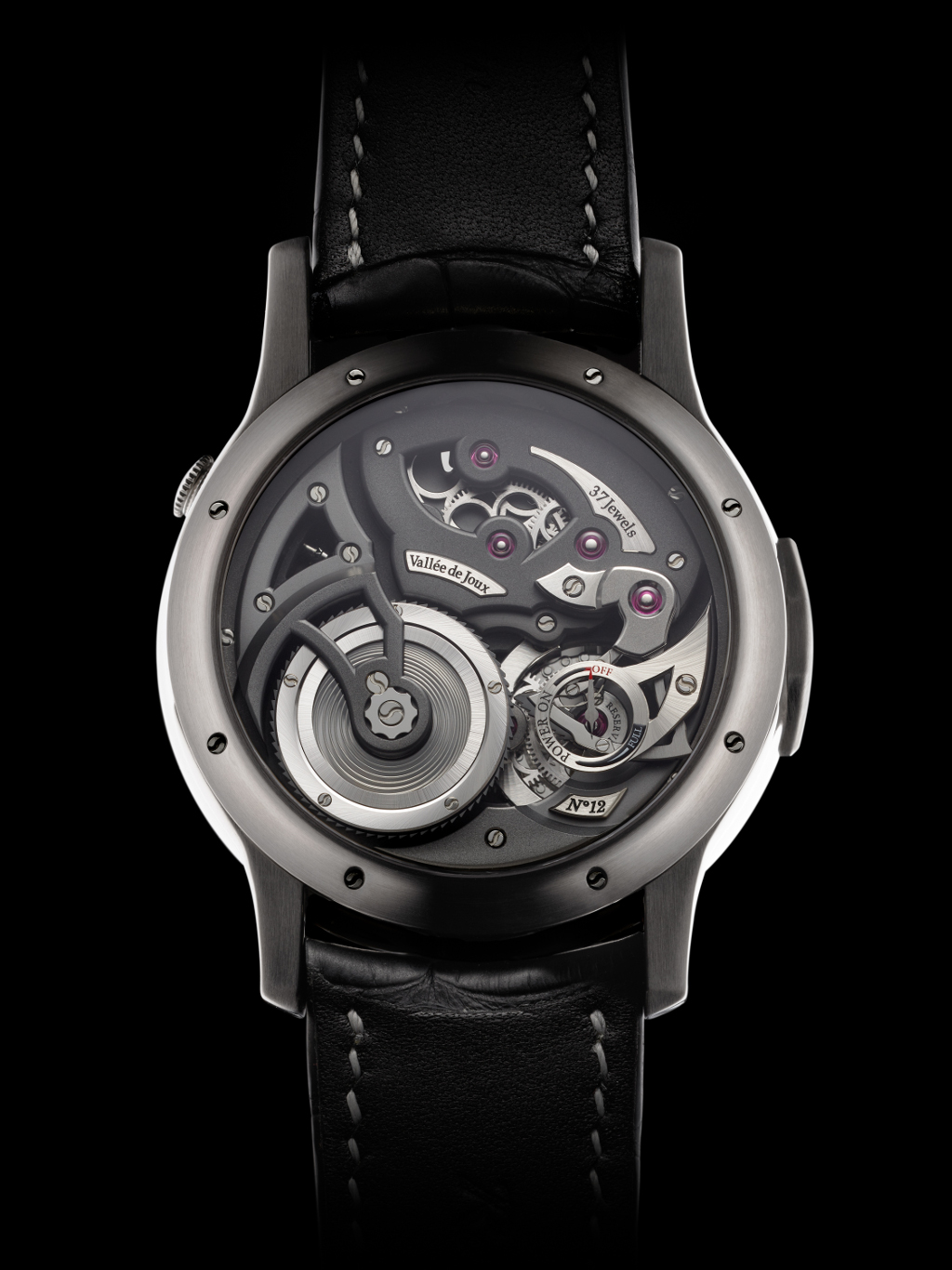 Romain_Gauthier_Logical_One_natural_titanium_clous_de_Paris_dial-2.jpg