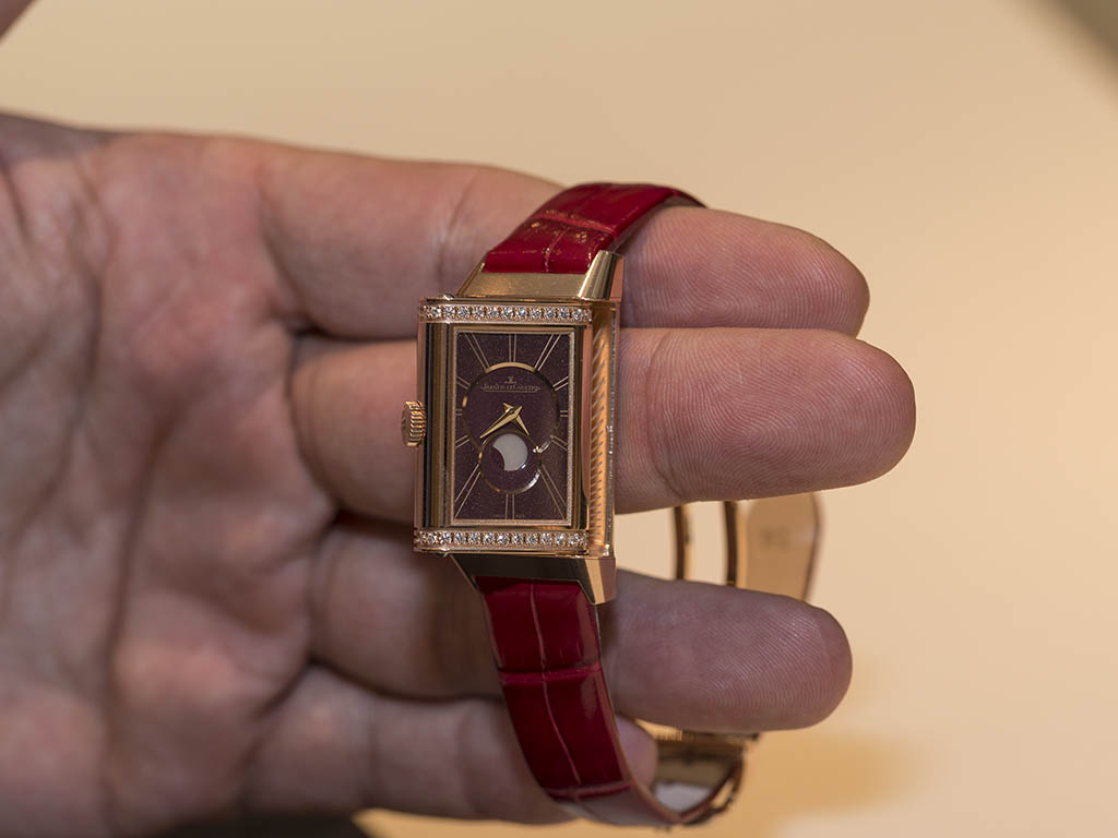 Jaeger-LeCoultre-Reverso-One-Duetto-Moon-3352420-2.jpg