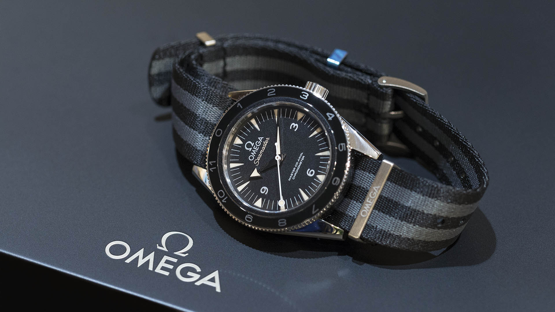 SEAMASTER_300_OMEGA_MASTER_CO-AX-AL_41-MM_-22SPECTRE-22_Limited_Edition_233-32-41-21-01-001_1p.jpg