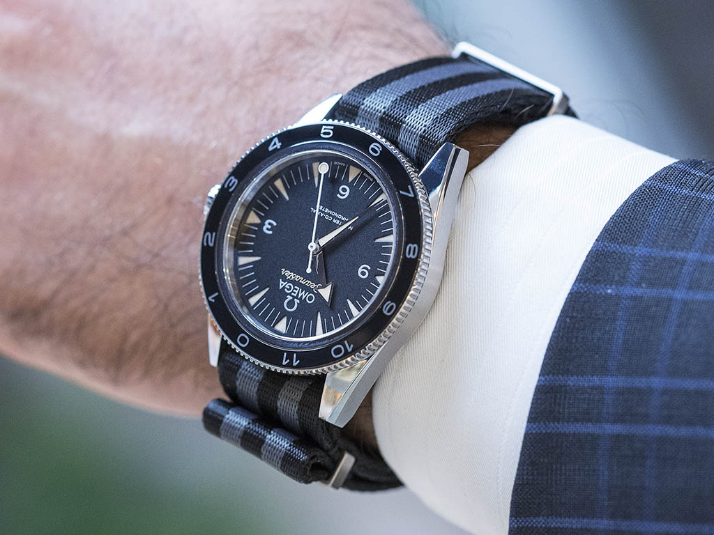 SEAMASTER_300_OMEGA_MASTER_CO-AX-AL_41-MM_-22SPECTRE-22_Limited_Edition_233-32-41-21-01-001_5.jpg