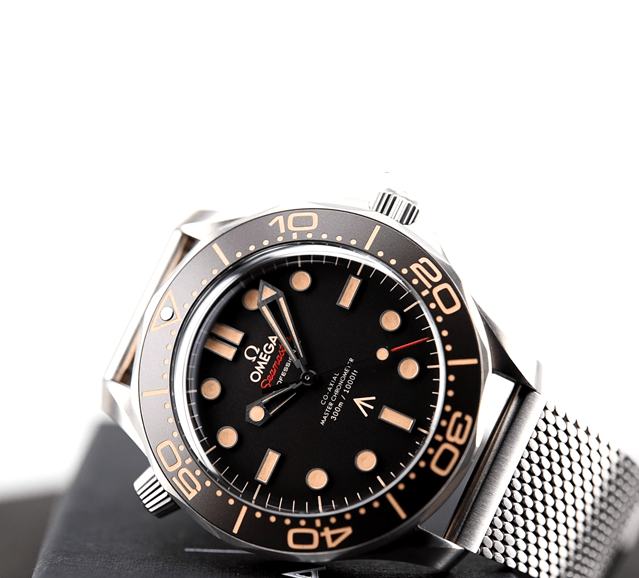 Omega Seamaster Diver 300m 007 Edition - Video Review