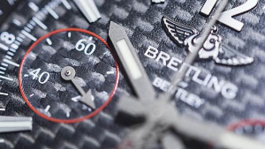 Breitling for Bentley – GMT B04 S Carbon Body