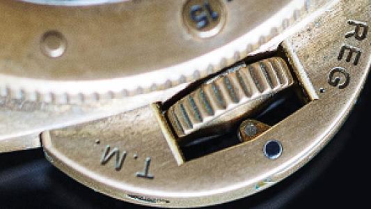 How to Make Your Bronze Watch Back to Its Brand-New Condition